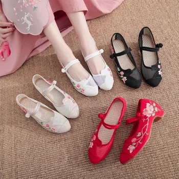 Maogu Mesh 2023 / Новые женские туфли на низком каблуке с этнической вышивкой в китайском стиле, женская обувь для танцев с острым носком, черные, красные сандалии