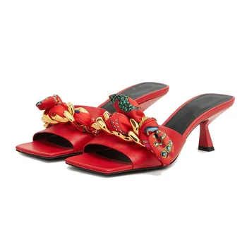 Женская модная дизайнерская летняя обувь с открытым носком на золотой цепочке, женская атласная ткань, туфли на шпильке с бабочкой и узлом, вечерние туфли-лодочки на низком каблуке
