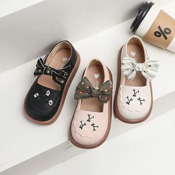 Кожаная обувь для маленьких девочек, детские туфли Мэри Джейнс с вышивкой и оборками, милые Детские туфли принцессы в корейском стиле, свадебные туфли на плоской подошве