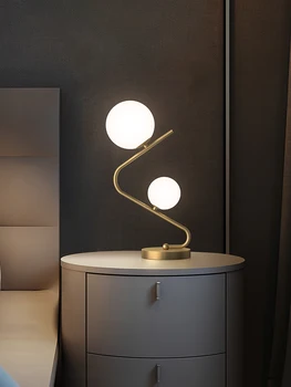 Простая настольная лампа в скандинавском стиле, прикроватная тумбочка для спальни, креативная постмодернистская комната, уютная и романтическая лампа с теплым светом, стеклянный шар