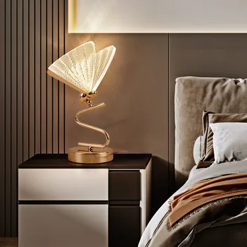 Роскошные Простые постмодернистские настольные лампы для гостиной, прикроватные тумбочки для спальни, светильники-бабочки, Вертикальное Освещение для декора творческой личности.